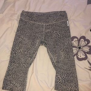 Reebok cheetah print Capri leggings